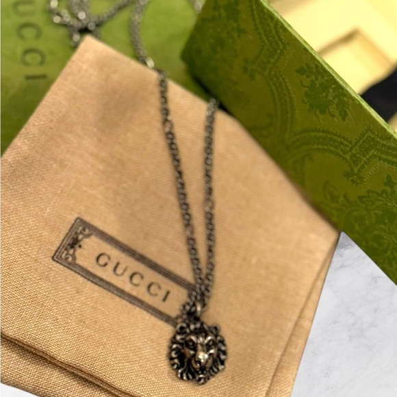 Gucci Lion Head Pendant Necklace Aging Palladium Finish Metal Full Inclusion - Picture 8 of 9